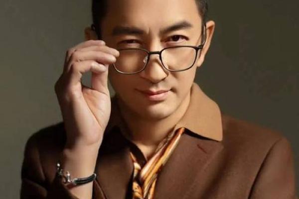 吴启华个人资料，吴启华是什么星座？