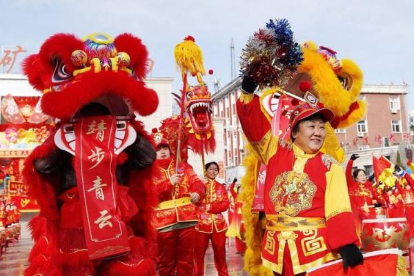 传统民俗闹元宵 传统民俗闹元宵吃什么