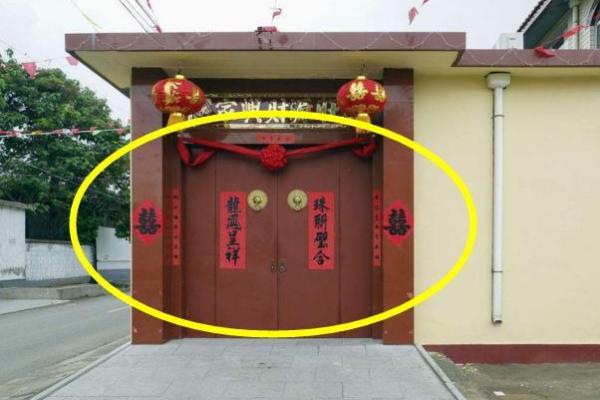 如何在门前选择正确的柱子风水