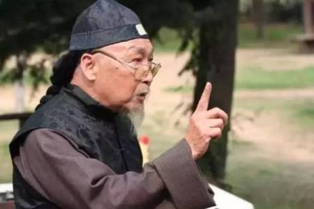 朋友去算命，算命先生说他命里无子。朋友当时就愣住了