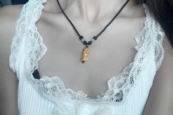 女生佩戴貔貅都有哪些风水禁忌了