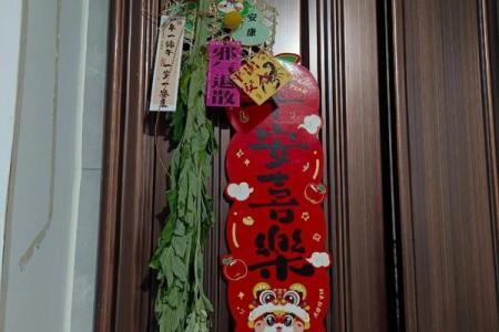 艾草一直挂门上好吗影响家居风水吗