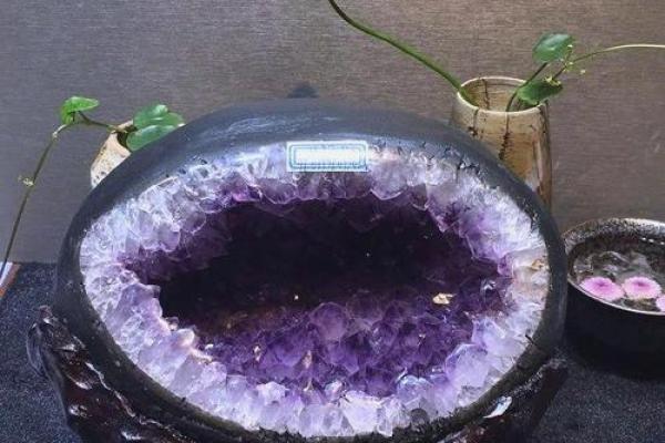 彩色水晶的风水寓意