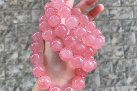 粉色水晶的风水作用增强爱情运势