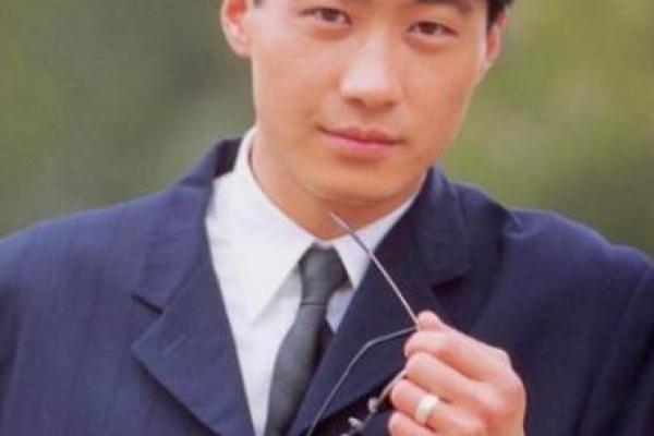 黎明的八字 黎明的八字