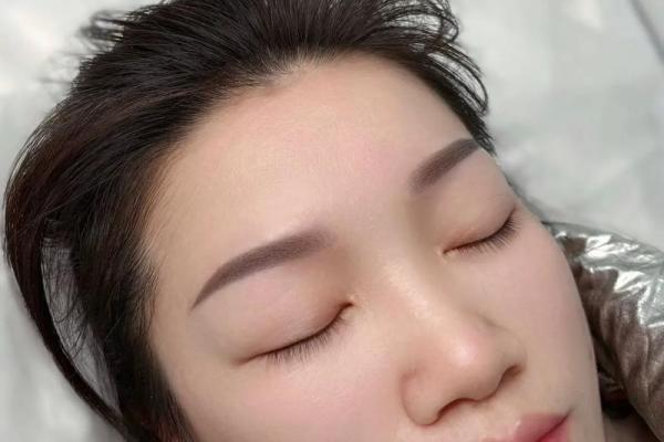 风水角度什么眉毛最好看最招财：长眉