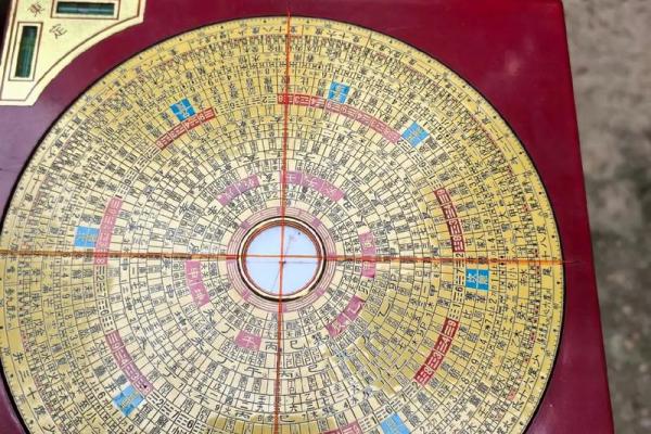 怎么看坟地风水的好坏 怎么看坟地风水的好坏