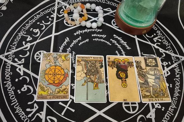 塔罗测试：最近感情方面要注意些什么？