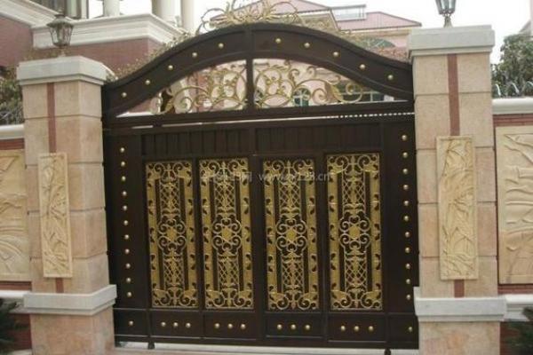 房子大门正对围墙风水学